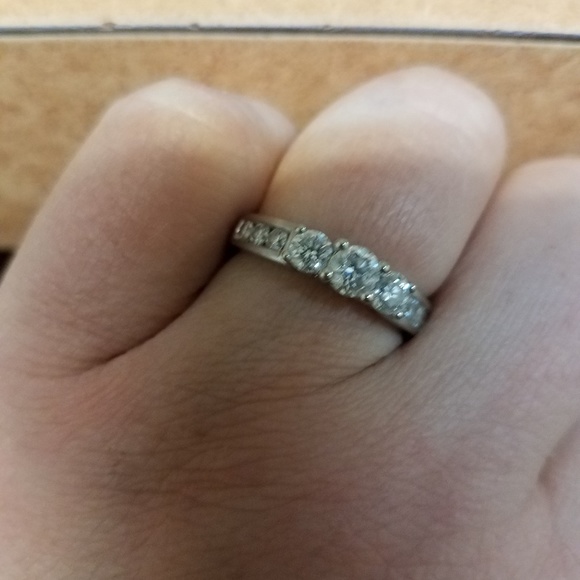 Wedding ring - Picture 3 of 4